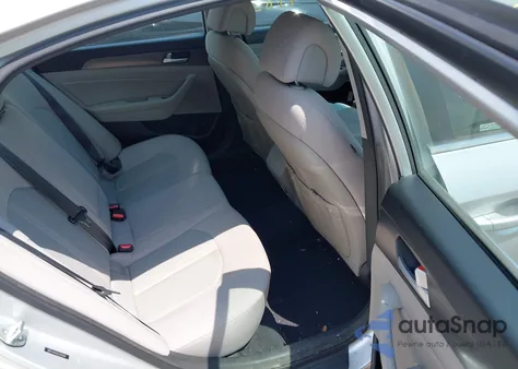 2015 Hyundai Sonata Sport z USA, uszkodzony, nr VIN 5NPE34AF0FH245464